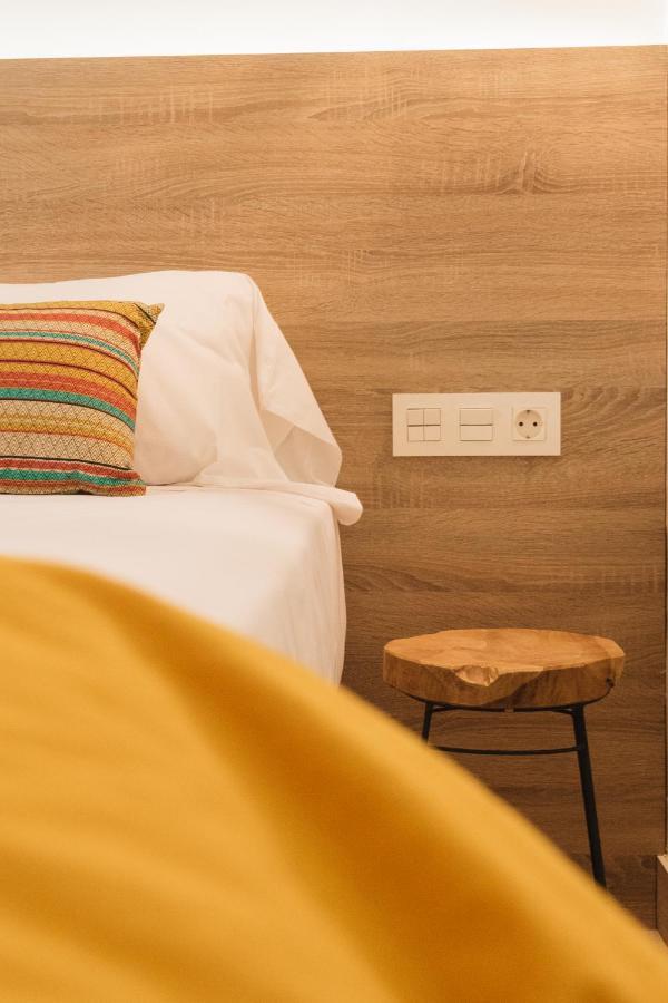 Apartaments La Rambla - Arbequina - 6 Persones Корнуделья Экстерьер фото